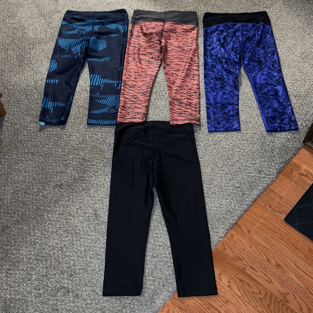 Under Armour Capris Bundle. Small - image 6